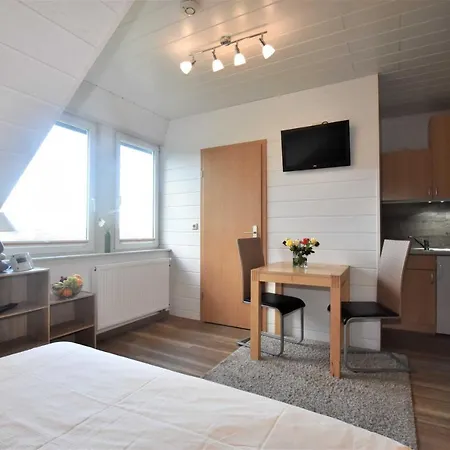Ferienwohnungen Kleckerburg mit Meerblick OFC 05 Kägsdorf Exterior foto
